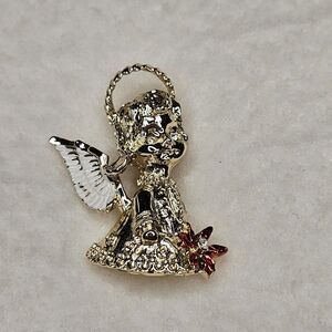 Gerry's Angel Brooch Gold Tone Signed Flower Rhinestone Vintage Christmas Pin